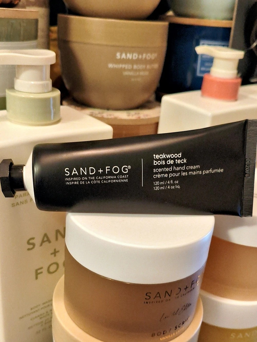 SAND + FOG Teakwood Scented Hand Cream Hand Cream 120 ml NWT
